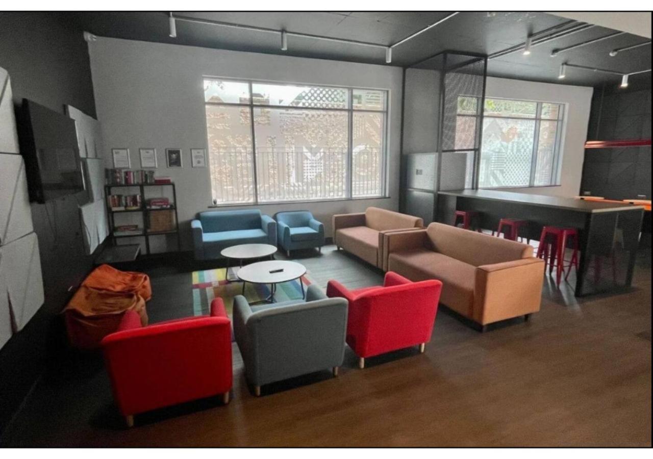 Joivy Affordable Dublin Thomas Street - Adults Only Appartement Buitenkant foto