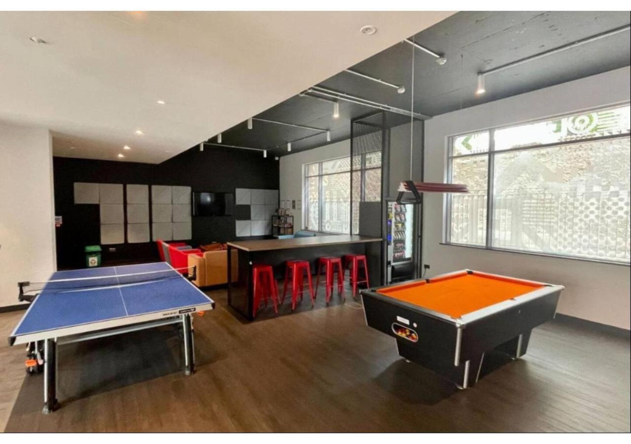 Joivy Affordable Dublin Thomas Street - Adults Only Appartement Buitenkant foto