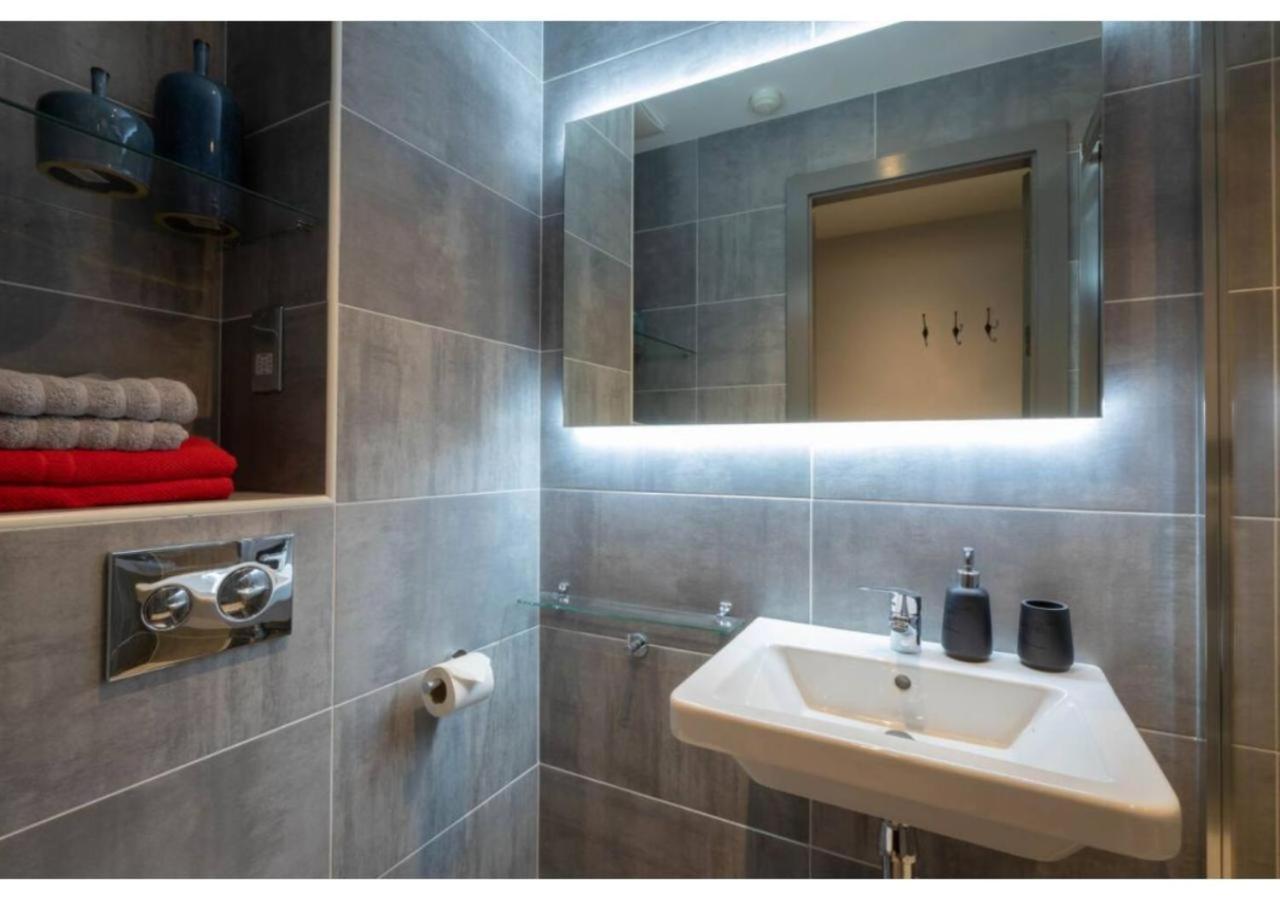 Joivy Affordable Dublin Thomas Street - Adults Only Appartement Buitenkant foto